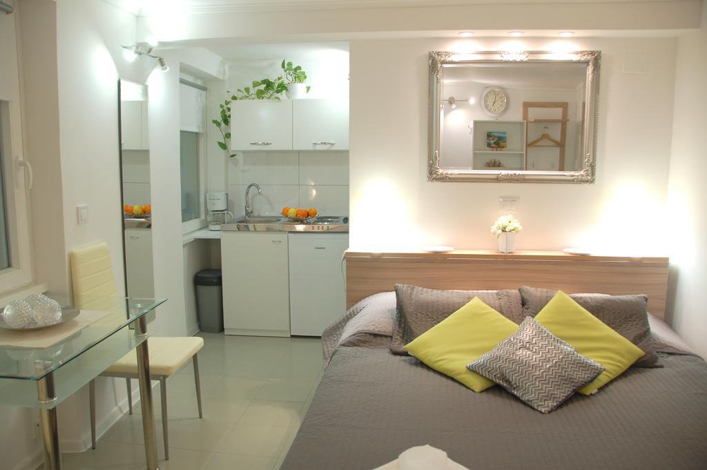 Studio "Sunrise" Ровинь Экстерьер фото